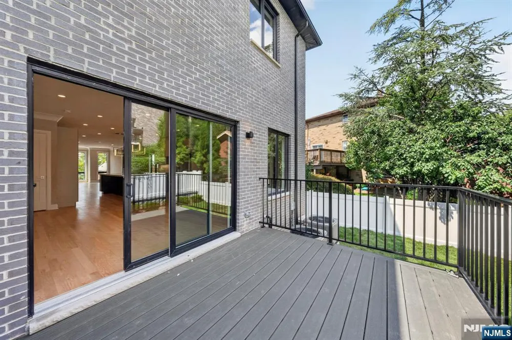 156 Morningside Lane A Palisades Park, NJ 07650