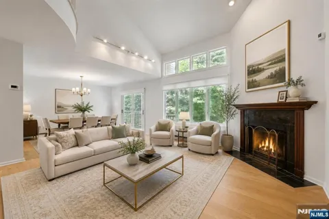 91 Lakeview Drive