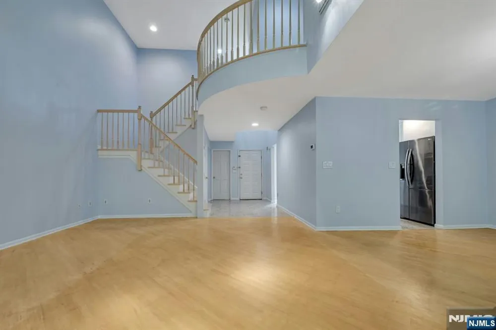 91 Lakeview Drive Old Tappan, NJ 07675