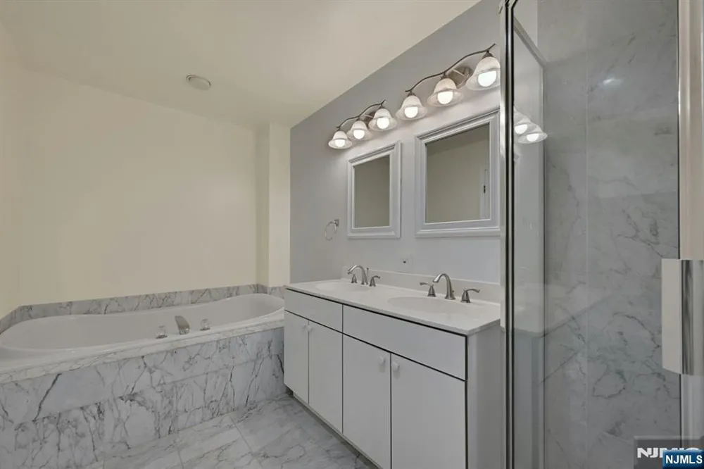 91 Lakeview Drive Old Tappan, NJ 07675