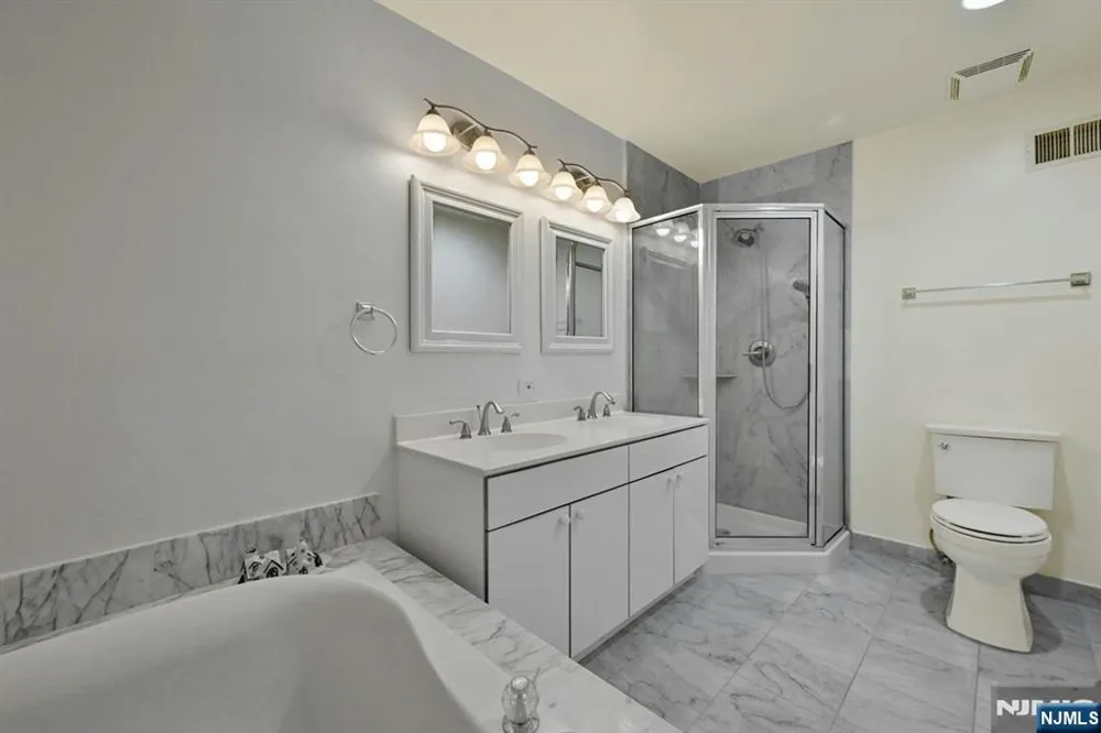 91 Lakeview Drive Old Tappan, NJ 07675