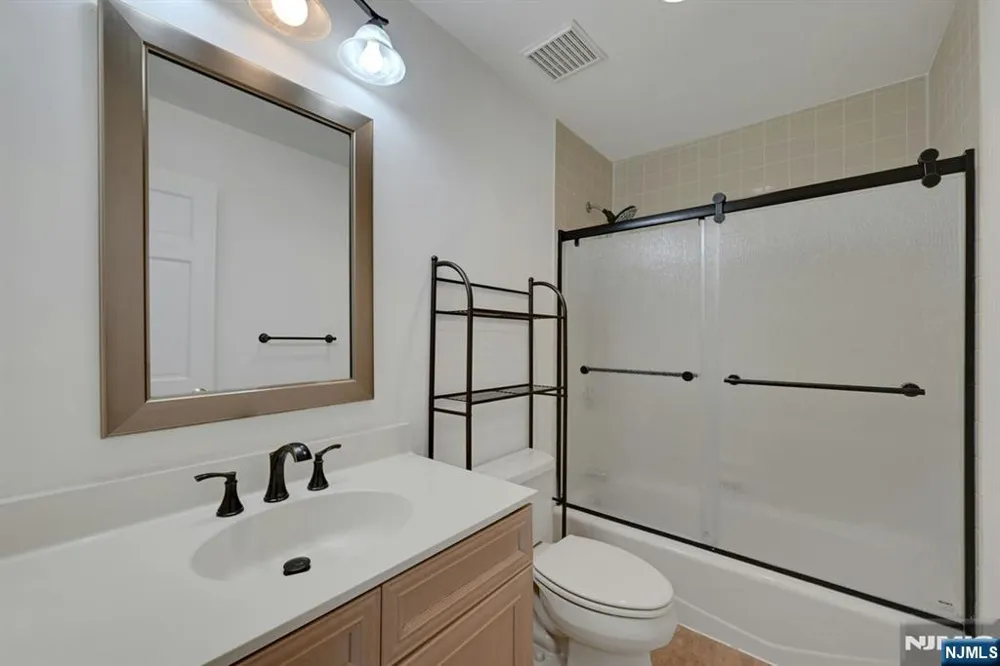 91 Lakeview Drive Old Tappan, NJ 07675