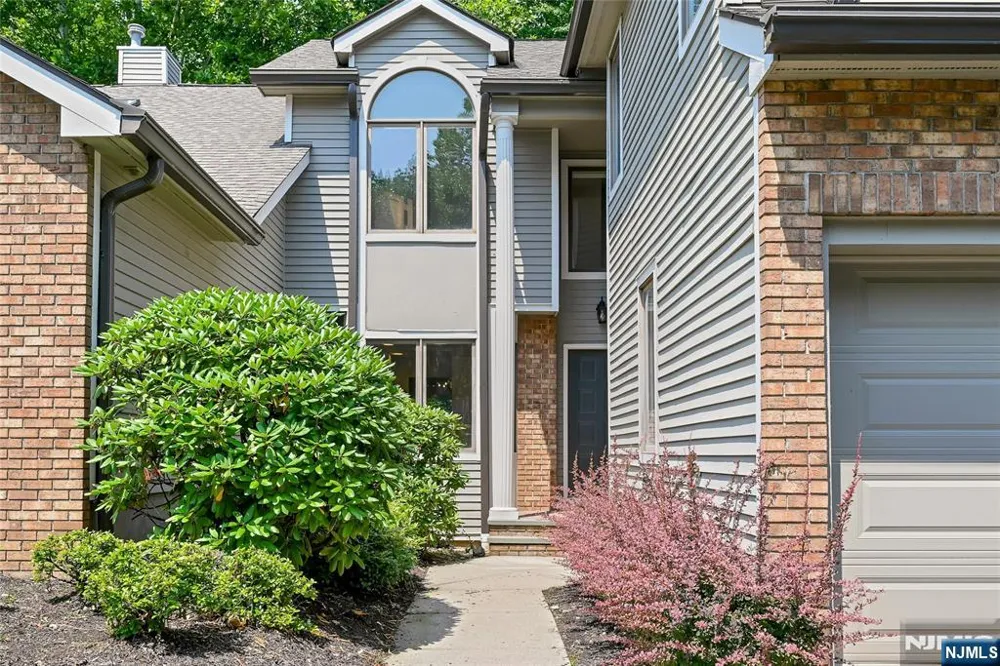 91 Lakeview Drive Old Tappan, NJ 07675