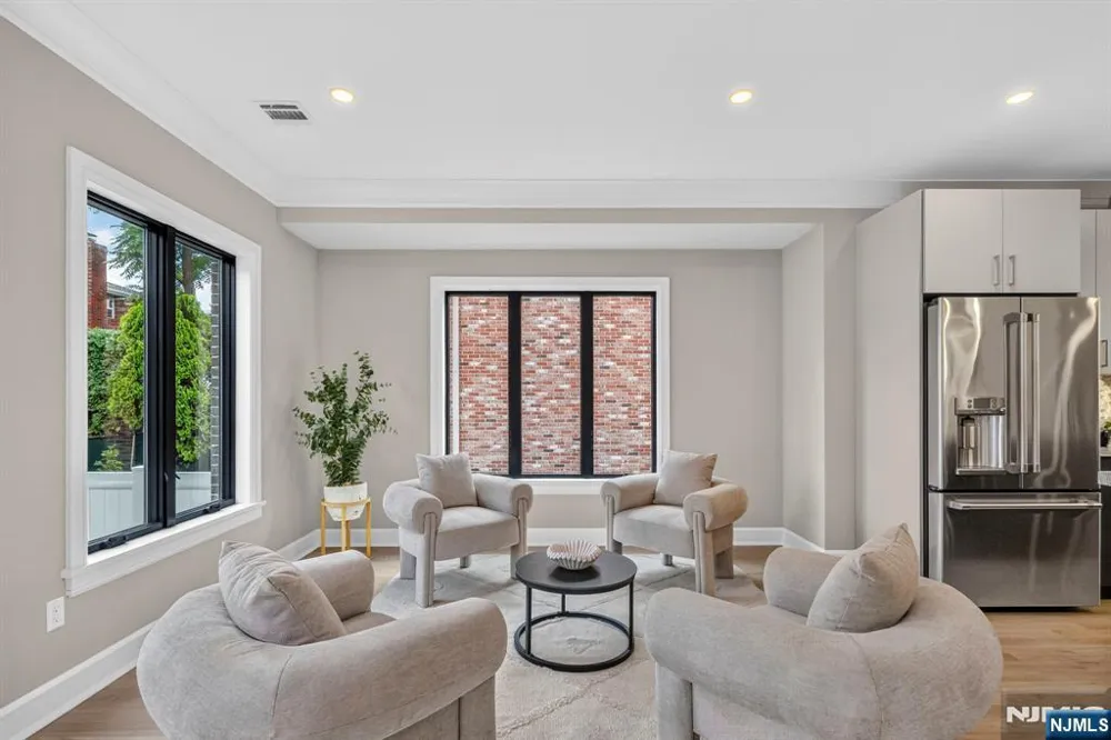156 Morningside Lane B Palisades Park, NJ 07650