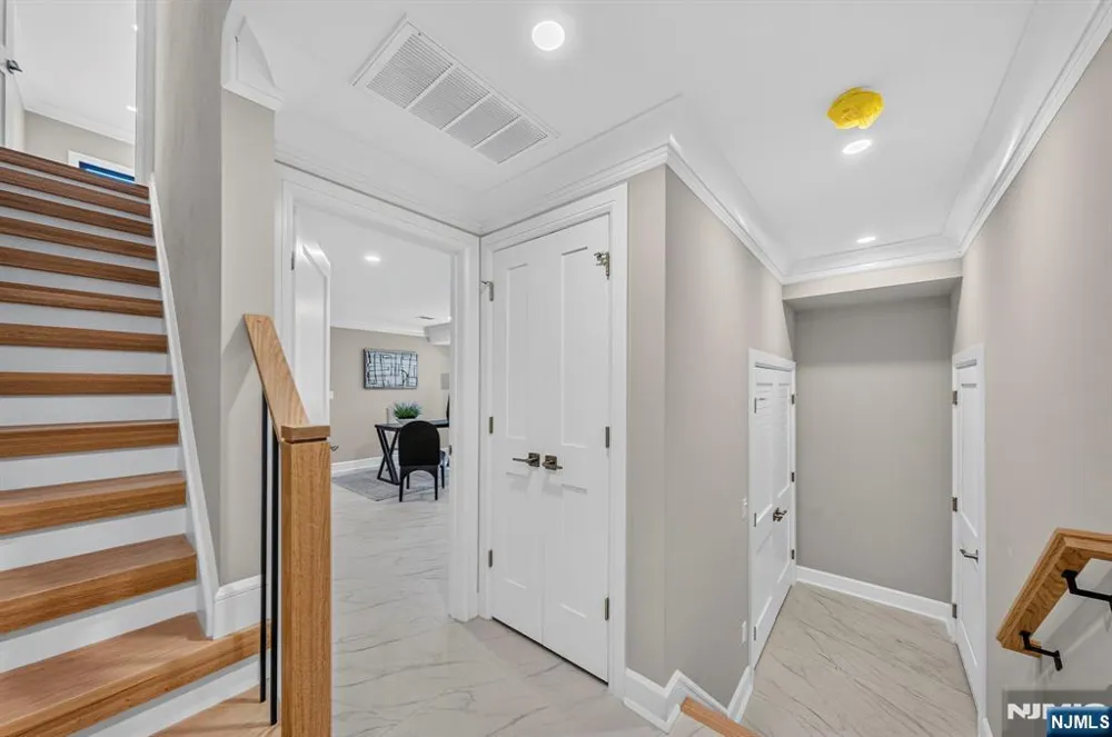 156 Morningside Lane B Palisades Park, NJ 07650