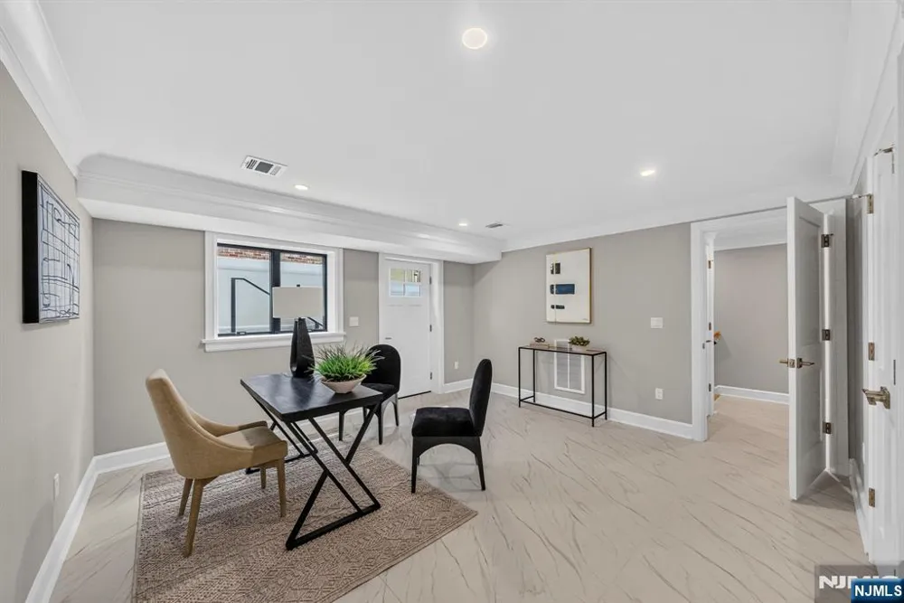 156 Morningside Lane B Palisades Park, NJ 07650