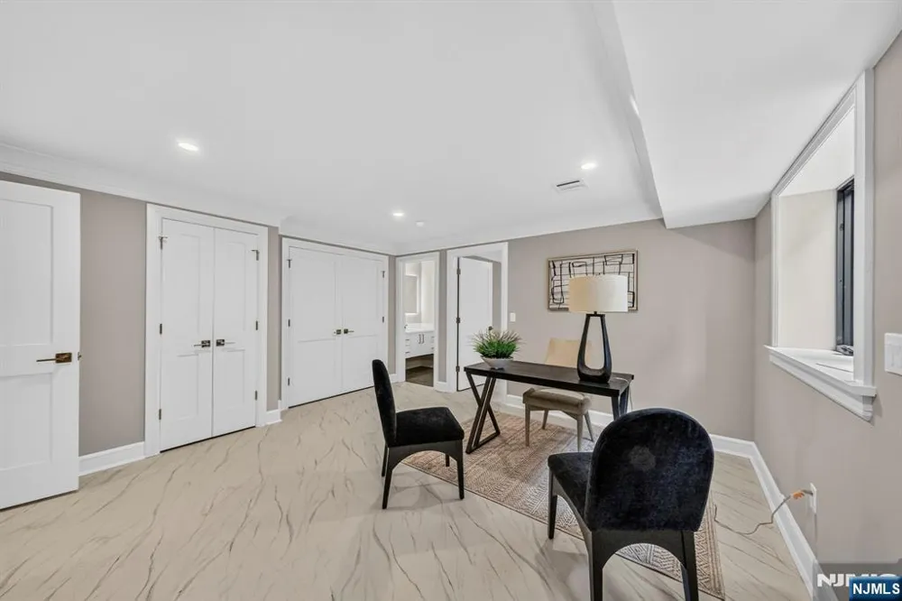 156 Morningside Lane B Palisades Park, NJ 07650
