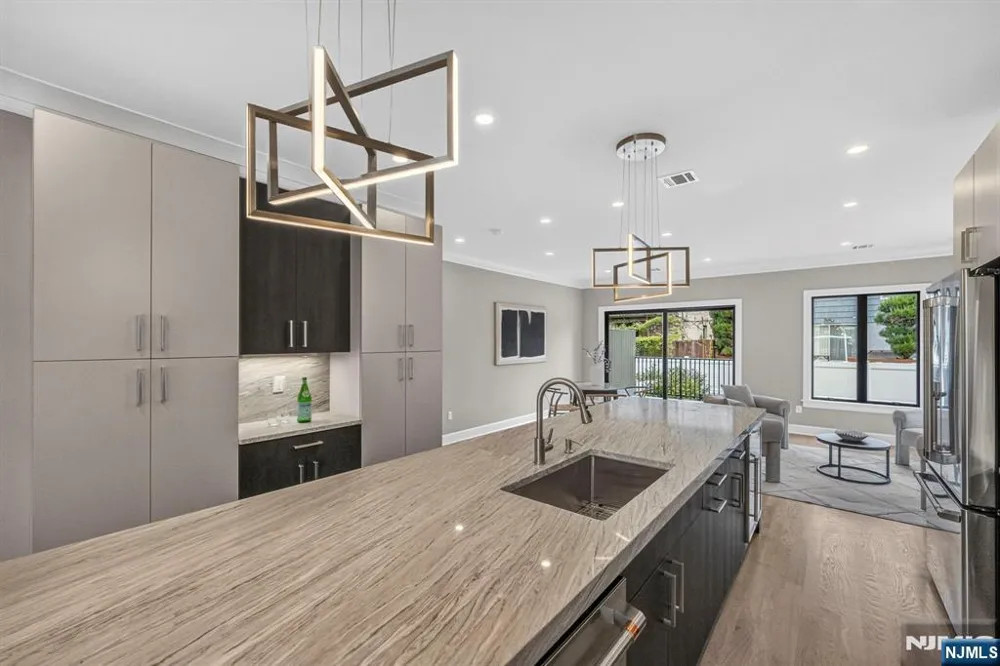 156 Morningside Lane B Palisades Park, NJ 07650