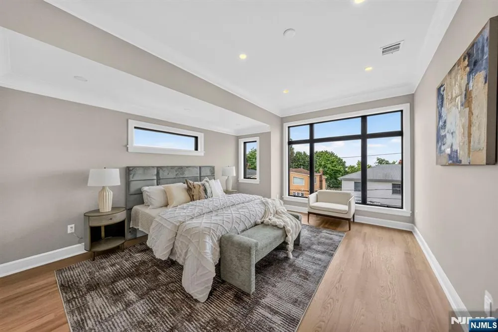 156 Morningside Lane B Palisades Park, NJ 07650