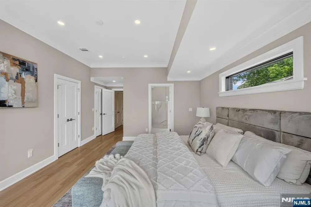 156 Morningside Lane B Palisades Park, NJ 07650