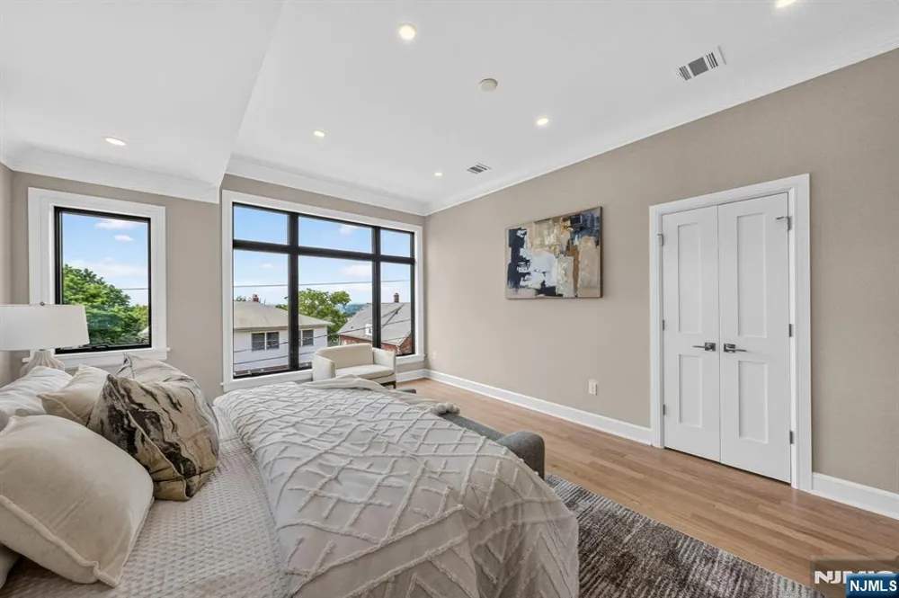 156 Morningside Lane B Palisades Park, NJ 07650