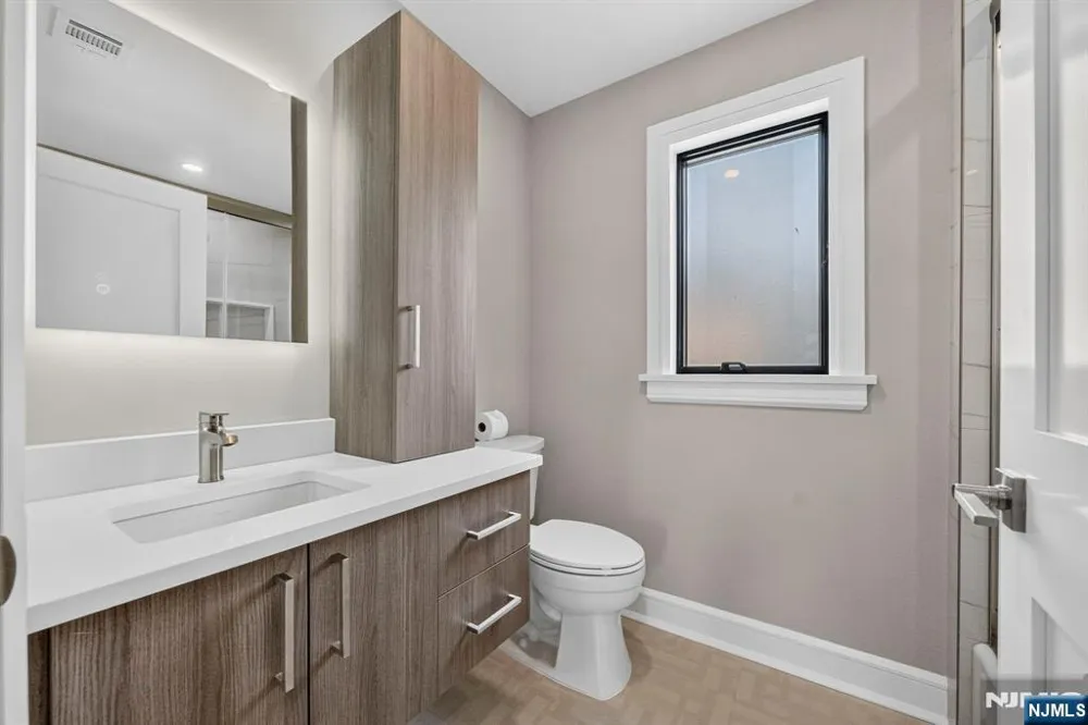 156 Morningside Lane B Palisades Park, NJ 07650