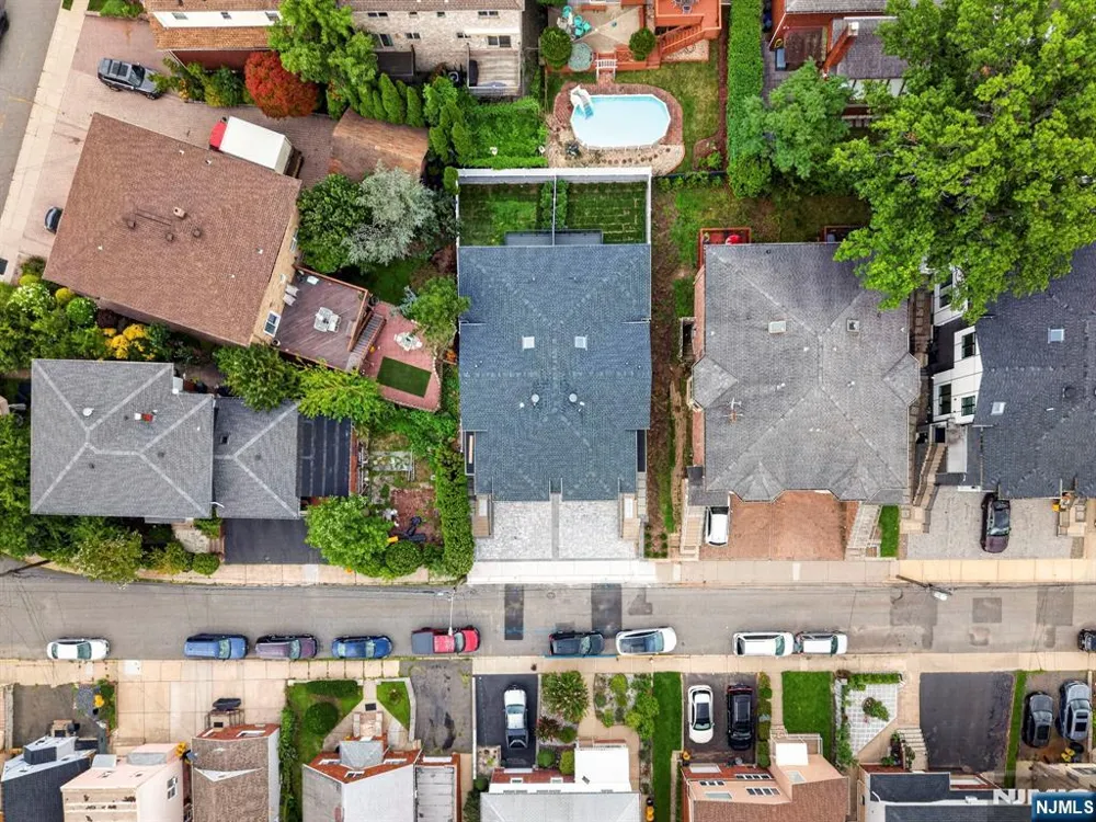 156 Morningside Lane B Palisades Park, NJ 07650