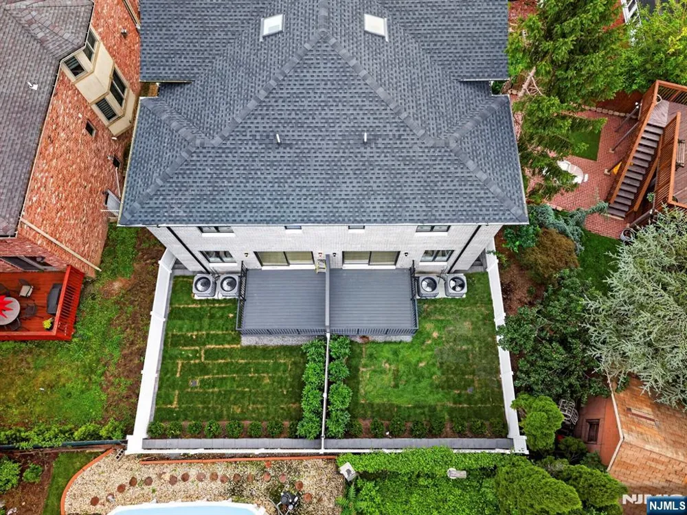 156 Morningside Lane B Palisades Park, NJ 07650