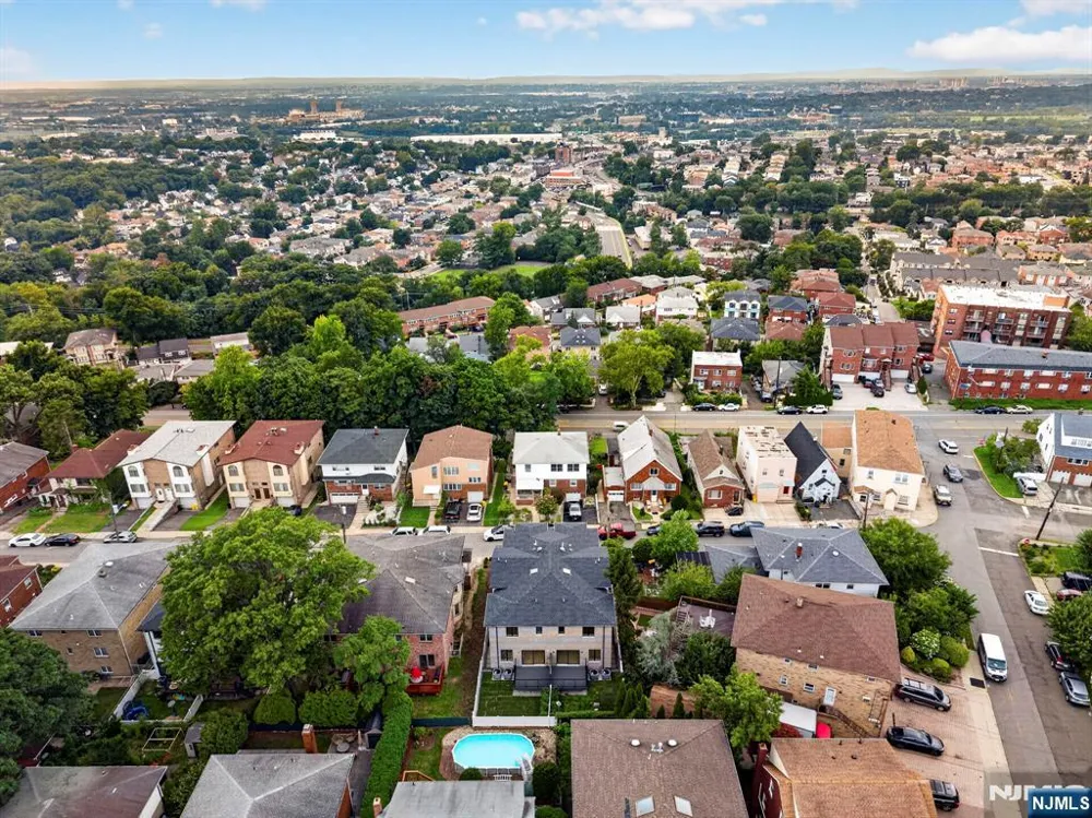 156 Morningside Lane B Palisades Park, NJ 07650