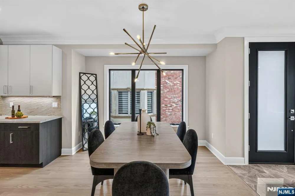 156 Morningside Lane B Palisades Park, NJ 07650