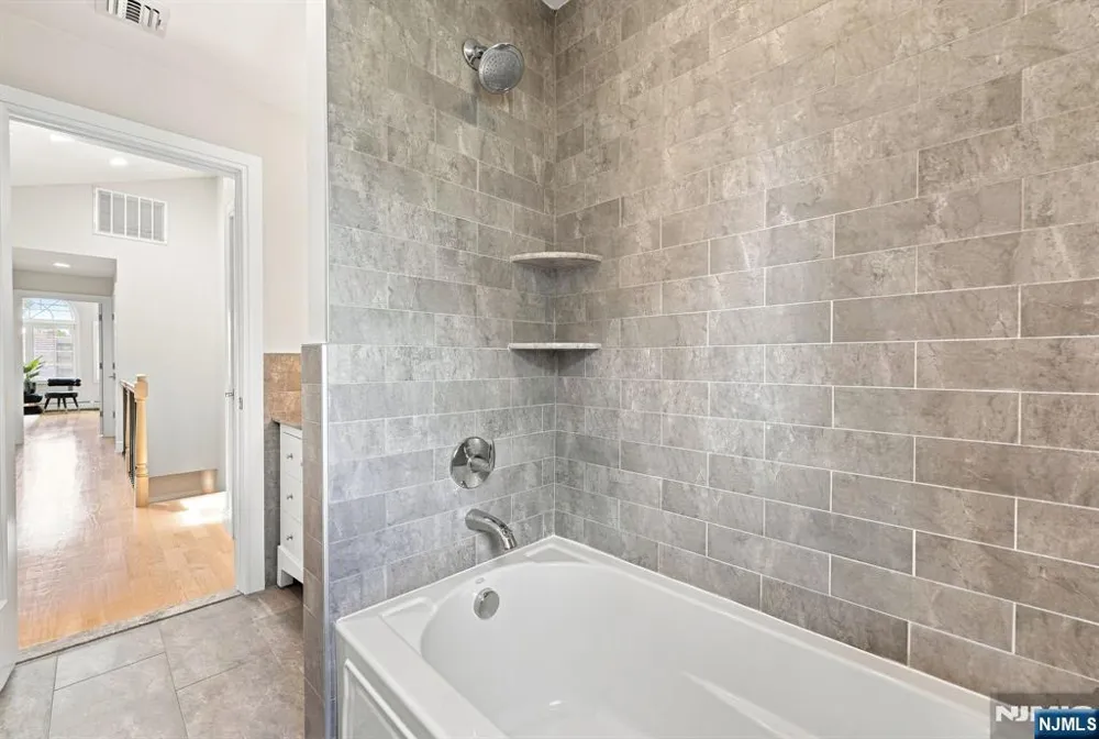 227 Lafayette Avenue B Cliffside Park, NJ 07010