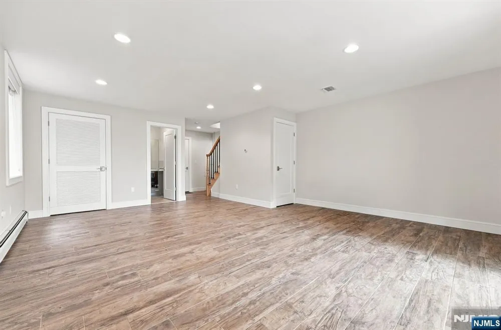 227 Lafayette Avenue B Cliffside Park, NJ 07010