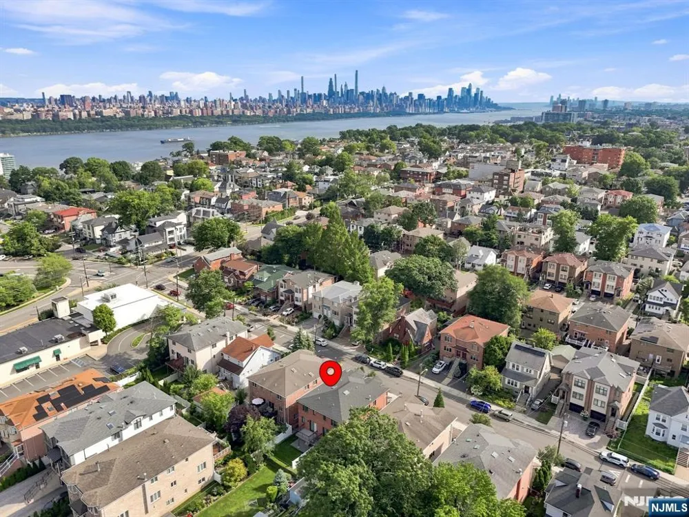 227 Lafayette Avenue B Cliffside Park, NJ 07010