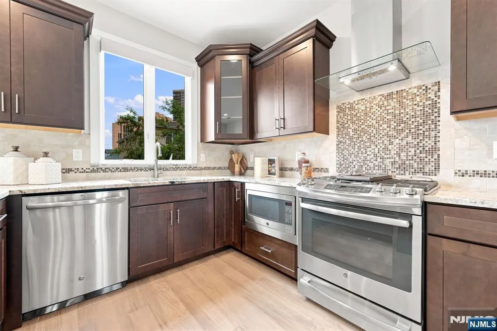 227 Lafayette Avenue B Cliffside Park, NJ 07010