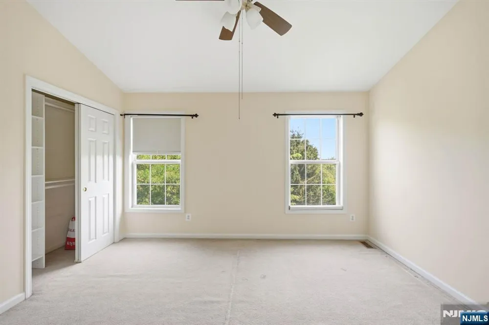 427 Hartford Drive 4028 Nutley, NJ 07110