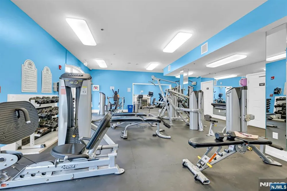 427 Hartford Drive 4028 Nutley, NJ 07110