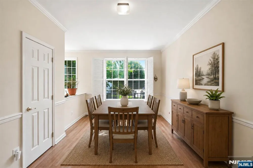 427 Hartford Drive 4028 Nutley, NJ 07110