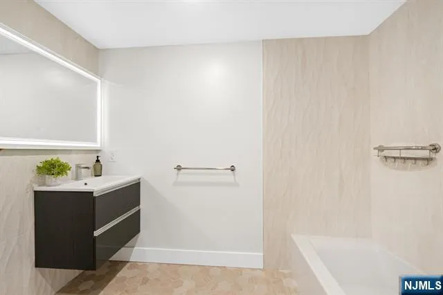 545 Palisade Avenue 2 Jersey City, NJ 07307