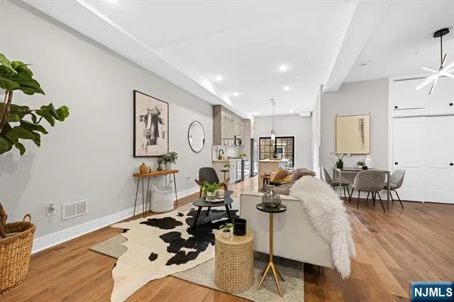 545 Palisade Avenue 2 Jersey City, NJ 07307