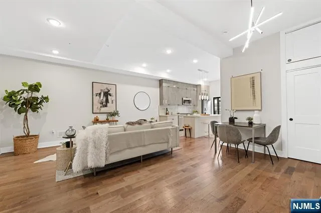 545 Palisade Avenue 2 Jersey City, NJ 07307