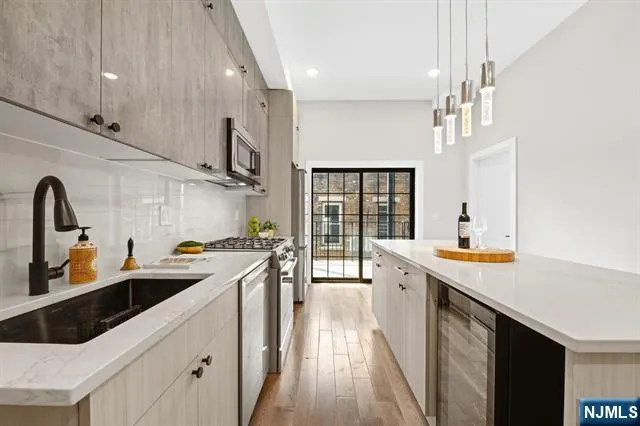 545 Palisade Avenue 2 Jersey City, NJ 07307