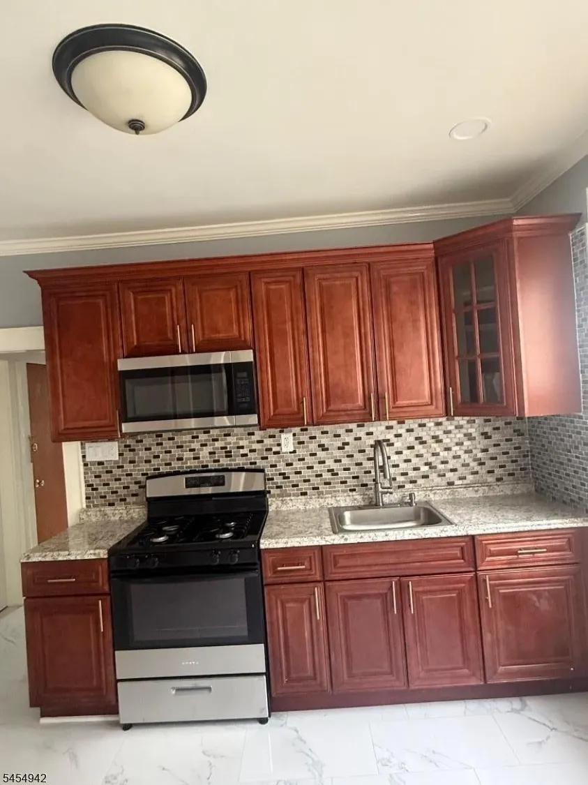 138 Vermont Ave #2L Unit 2L Newark City, NJ 07106