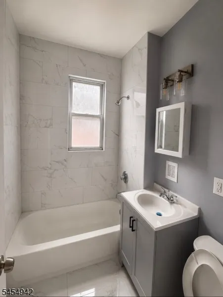 138 Vermont Ave #2L Unit 2L Newark City, NJ 07106