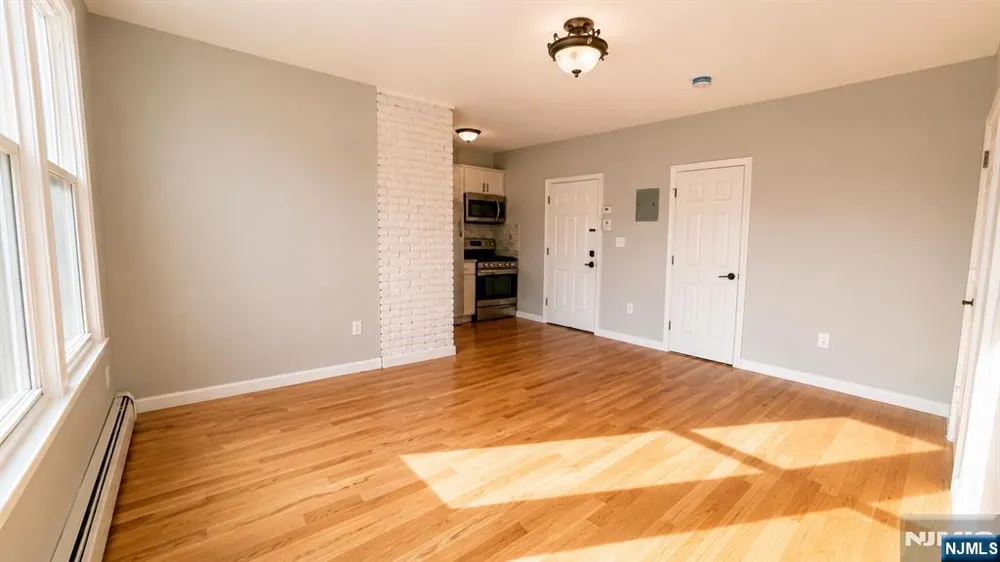 305 Cator Avenue 101 Jersey City, NJ 07305
