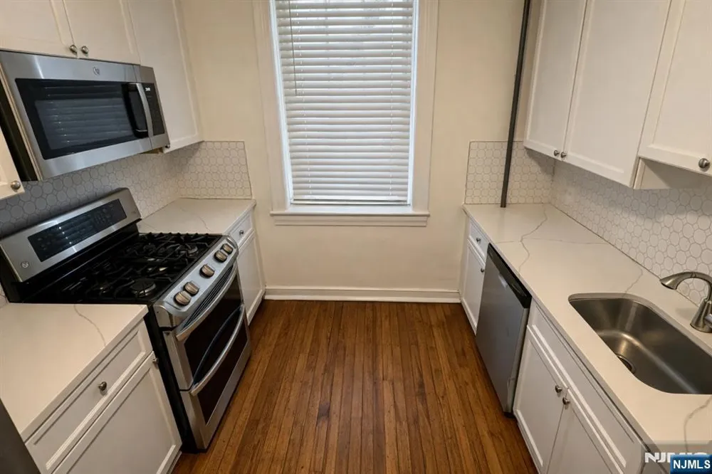 325 79th Street 23 North Bergen, NJ 07047