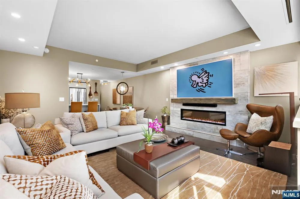 800 Ave At Port Imperial 318 Weehawken, NJ 07086