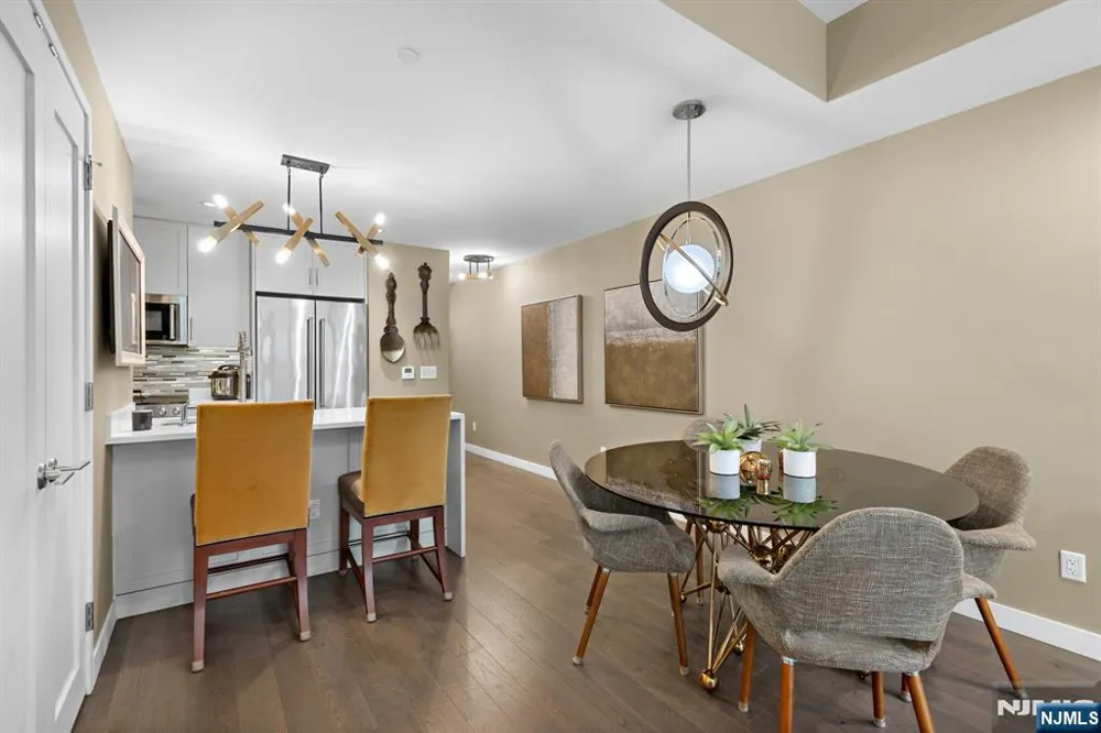 800 Ave At Port Imperial 318 Weehawken, NJ 07086
