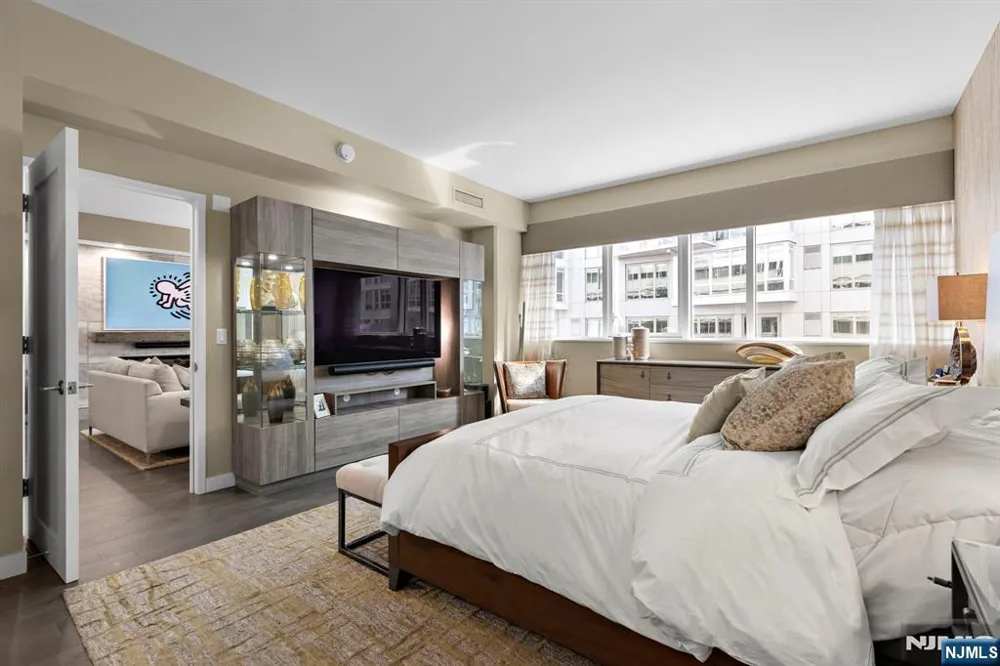 800 Ave At Port Imperial 318 Weehawken, NJ 07086