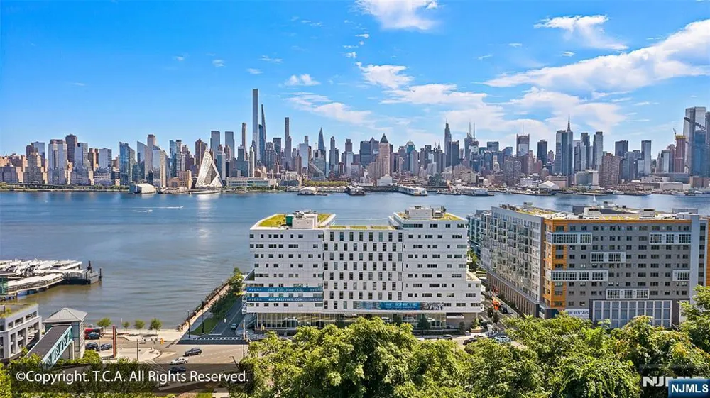 800 Ave At Port Imperial 318 Weehawken, NJ 07086