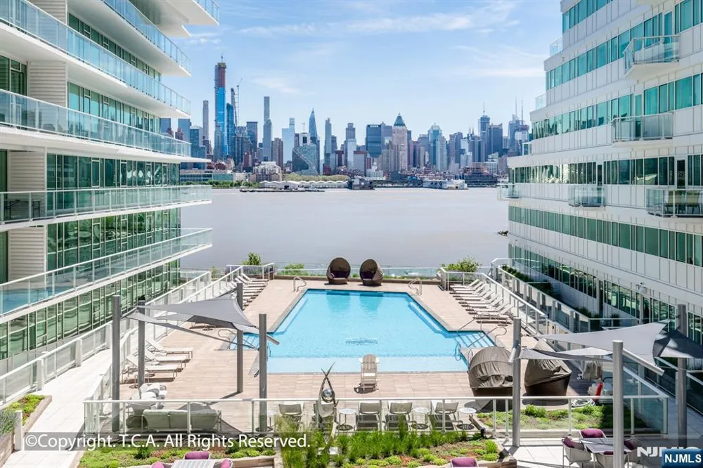800 Ave At Port Imperial 318 Weehawken, NJ 07086