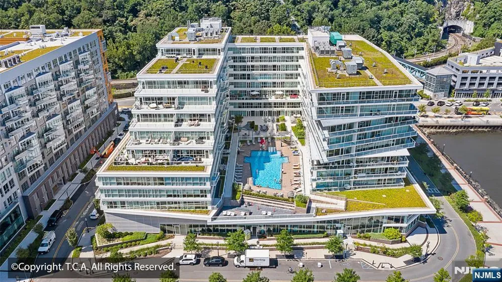 800 Ave At Port Imperial 318 Weehawken, NJ 07086