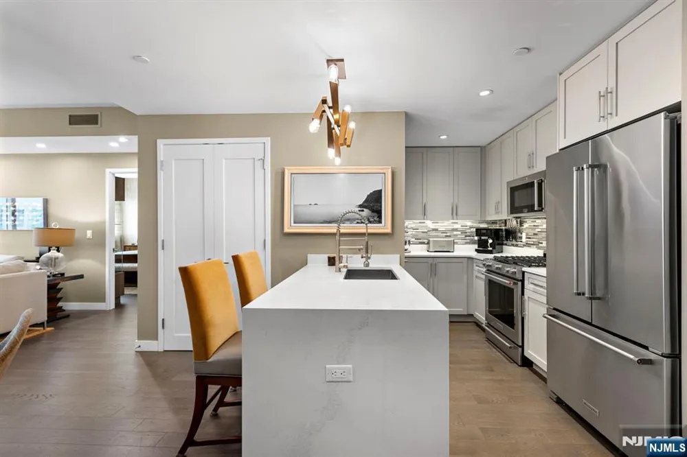 800 Ave At Port Imperial 318 Weehawken, NJ 07086