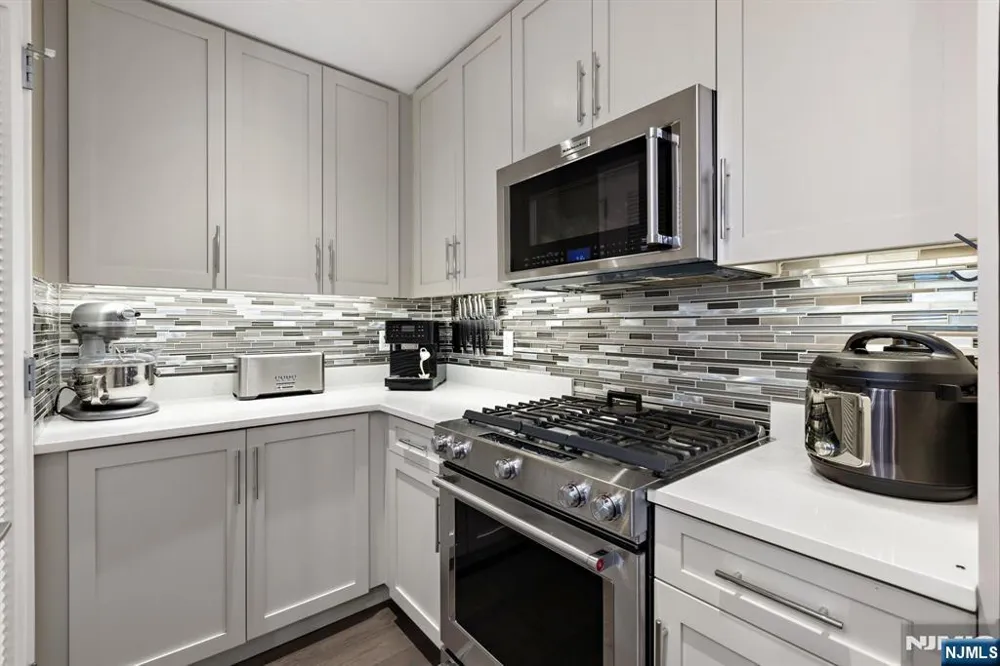 800 Ave At Port Imperial 318 Weehawken, NJ 07086