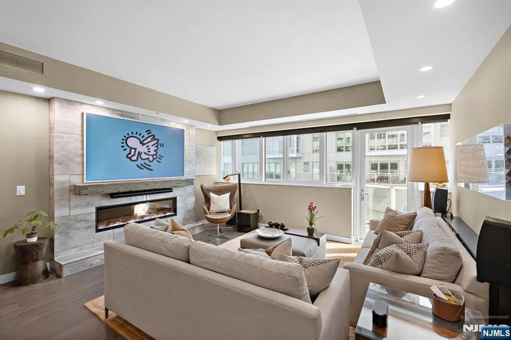 800 Ave At Port Imperial 318 Weehawken, NJ 07086