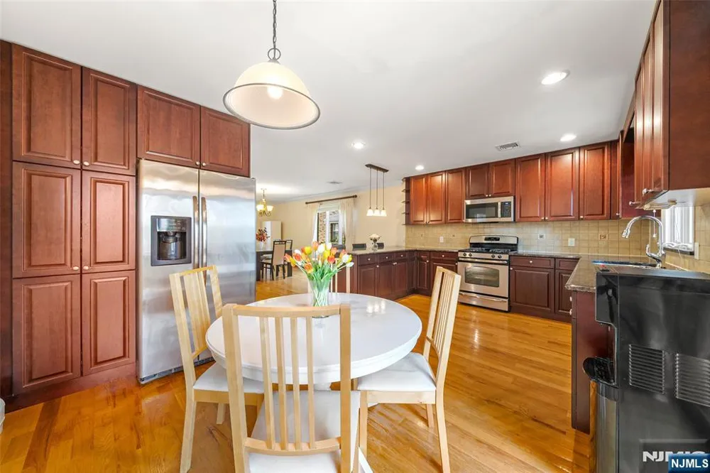 233 Knox Avenue C0001 Cliffside Park, NJ 07010