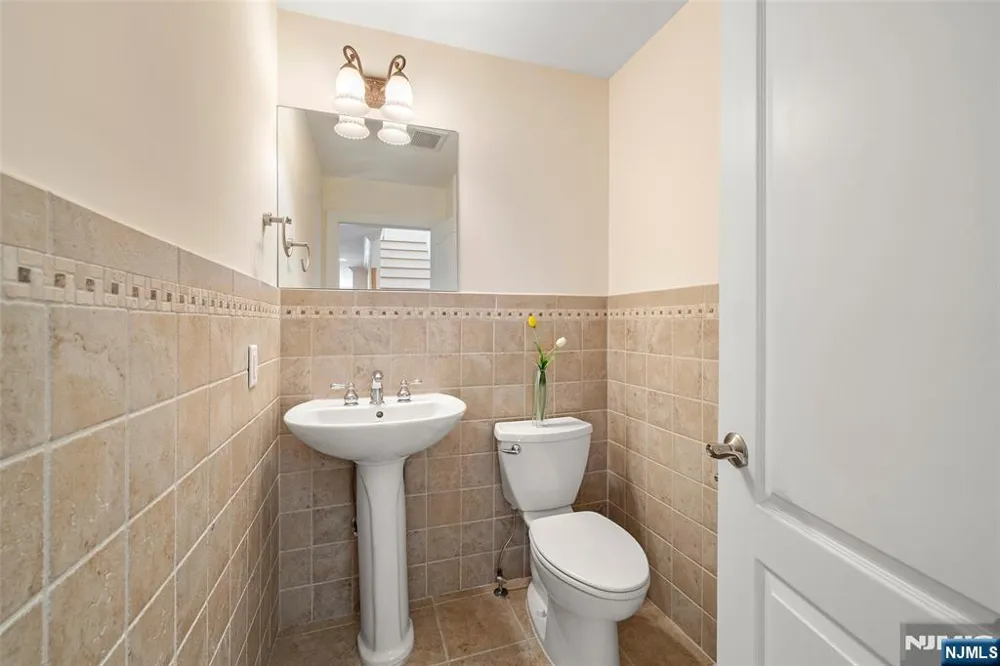 233 Knox Avenue C0001 Cliffside Park, NJ 07010