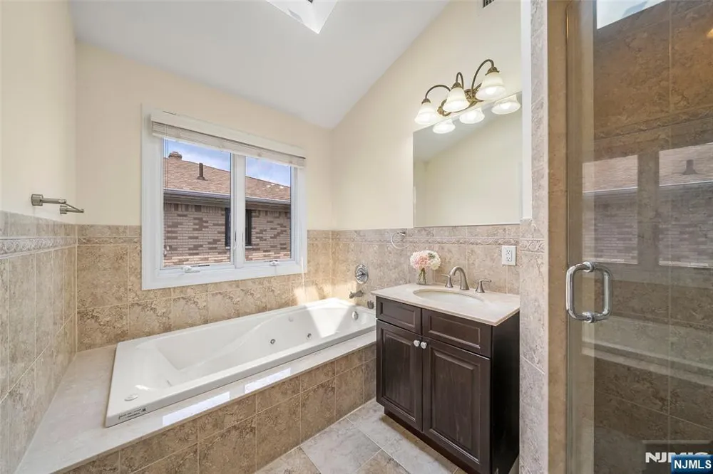 233 Knox Avenue C0001 Cliffside Park, NJ 07010