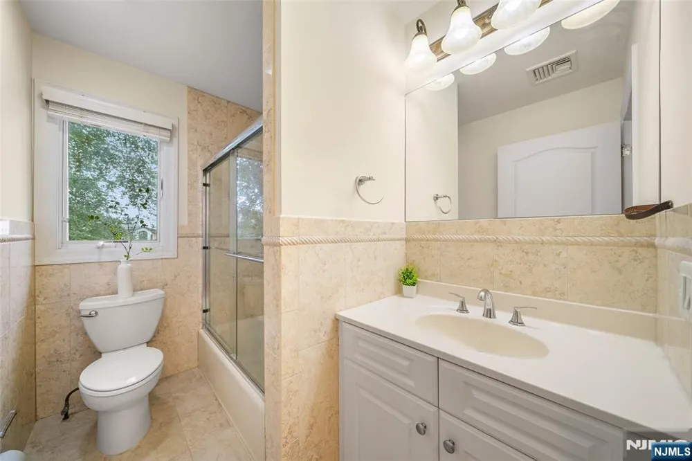 233 Knox Avenue C0001 Cliffside Park, NJ 07010