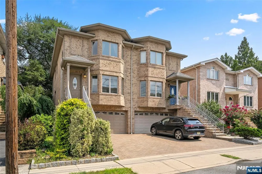 233 Knox Avenue C0001 Cliffside Park, NJ 07010