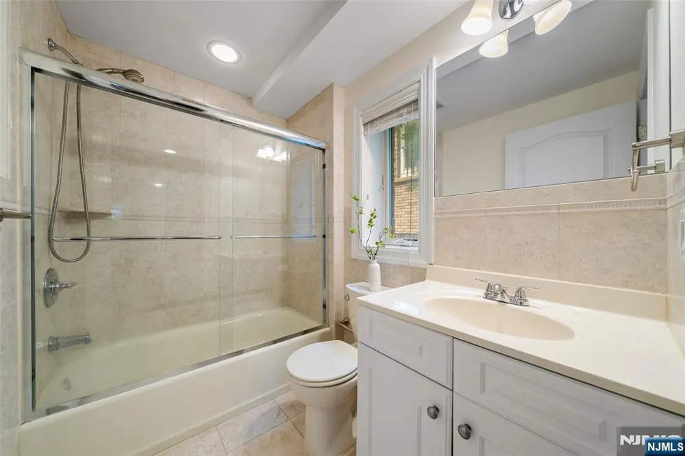 233 Knox Avenue C0001 Cliffside Park, NJ 07010